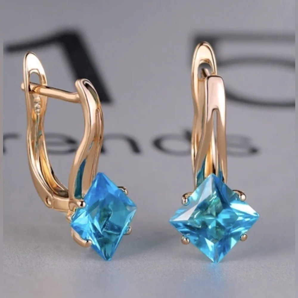 🌟HP🌟 BLUE TOPAZ CZ 18K Gold Plated Leaver Back Earrings Anniversary Gift
